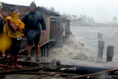 Tâm bão số 14 đổi hướng, Hà Nội có nguy cơ ngập lụt